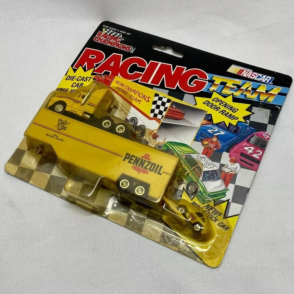Racing Champions 1992 Pennzoil Team Transporter Nascar #30 Michael Waltrip
